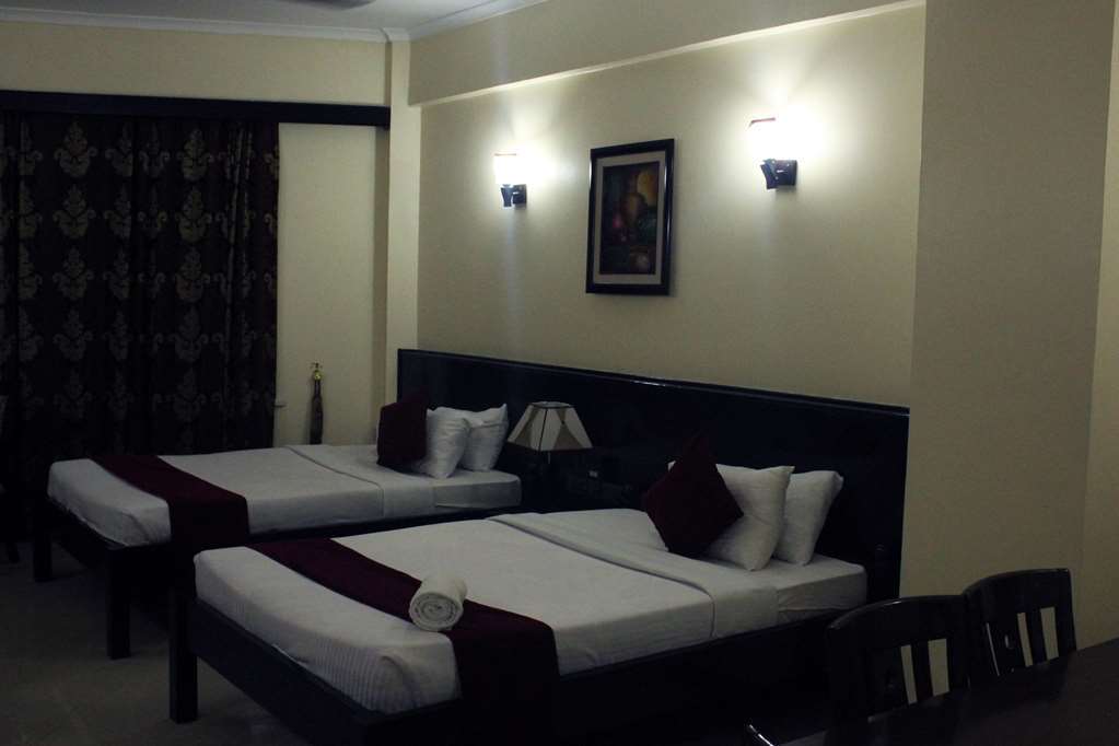 Hotel Sapphire Дар-ес-Салам Номер фото