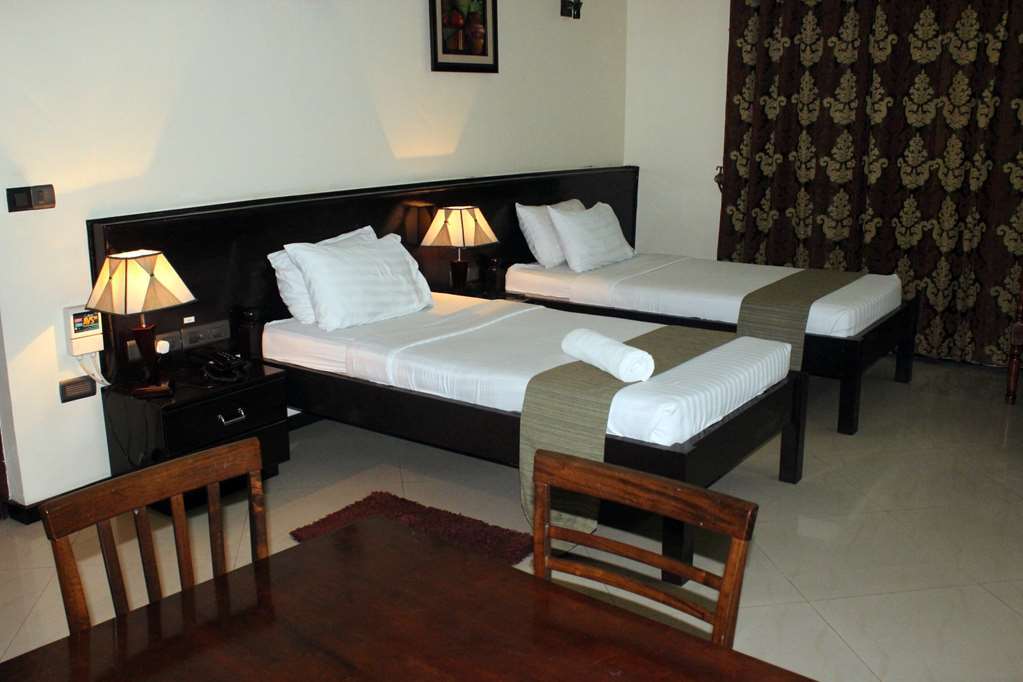 Hotel Sapphire Дар-ес-Салам Номер фото